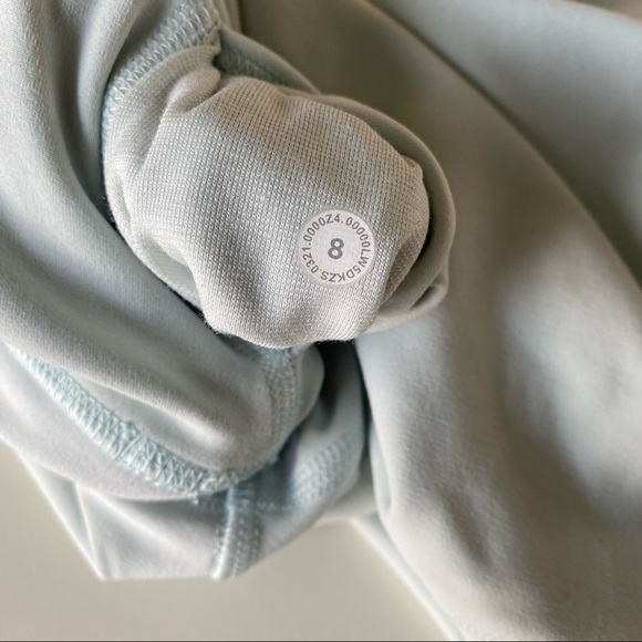 lululemon Ocean Air Align™ High-Rise Pant 25" size 8 - Picture 4 of 4